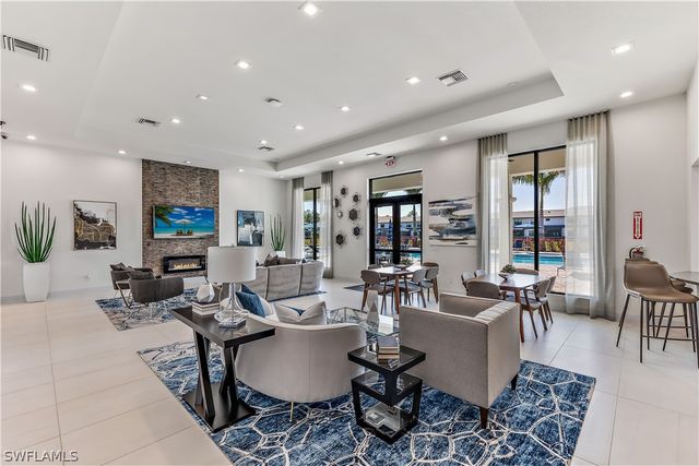 7344 Rockefeller DR, Naples, FL 34119