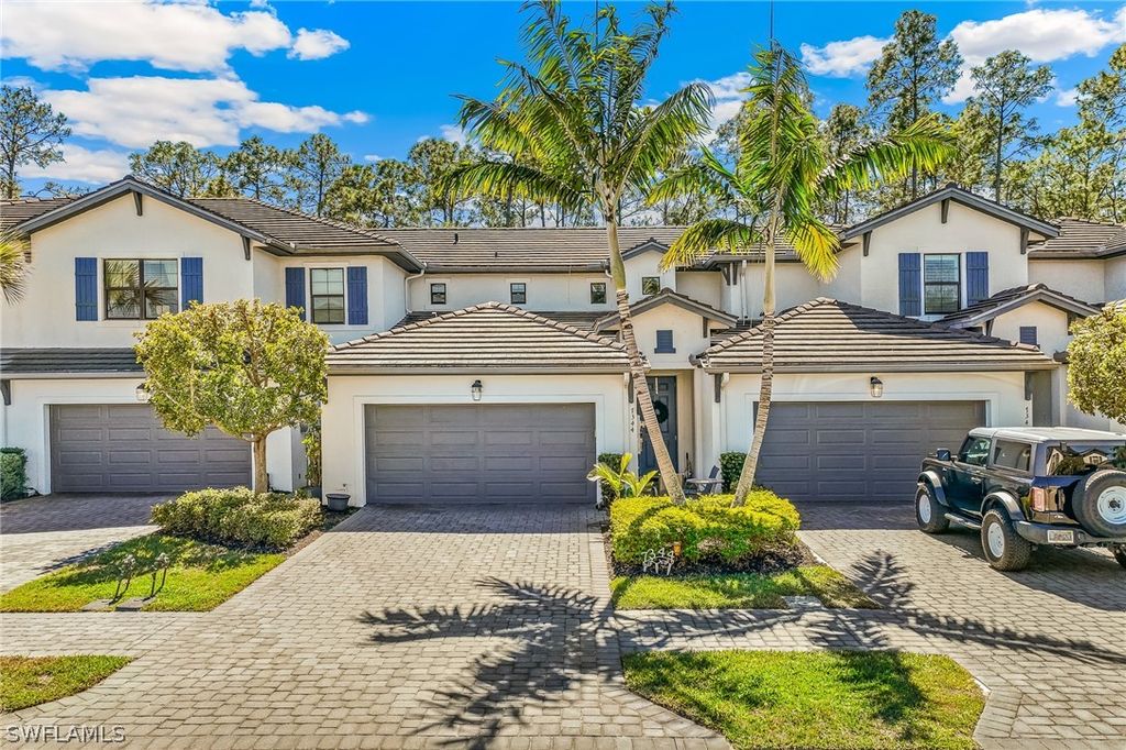 7344 Rockefeller DR, Naples, FL 34119