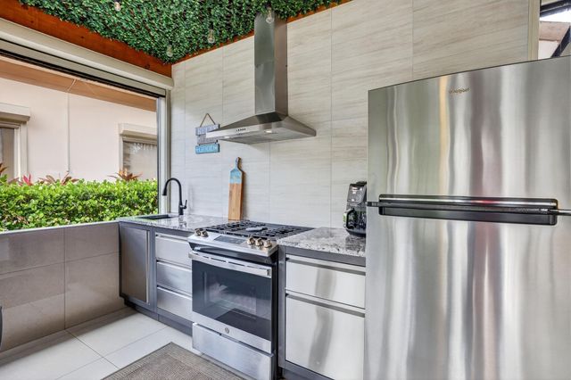 78 S Cortez Drive 78, Pompano Beach, FL 33068