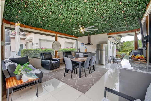 78 S Cortez Drive 78, Pompano Beach, FL 33068