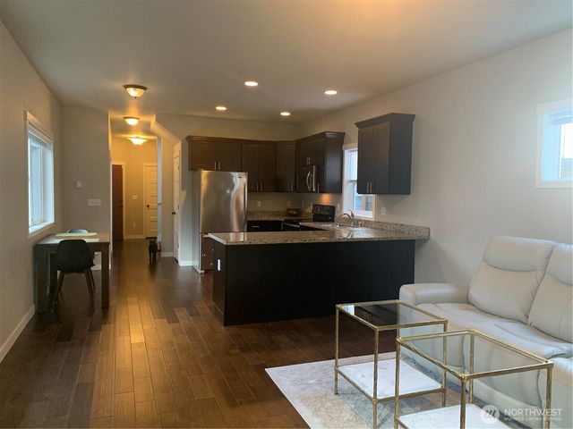 1422 S 47th Street, Tacoma, WA 98408