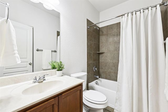 1524 Sanders, Kyle, TX 78640