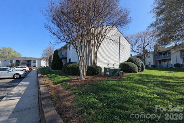 11027 Harrowfield Road, Charlotte, NC 28226