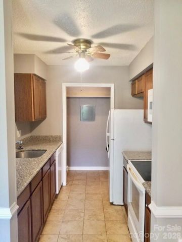 11027 Harrowfield Road, Charlotte, NC 28226