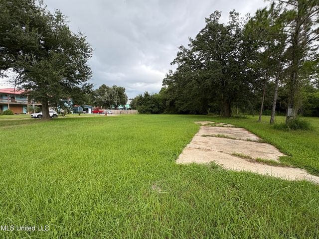 504 Cedar Avenue, Pass Christian, MS 39571