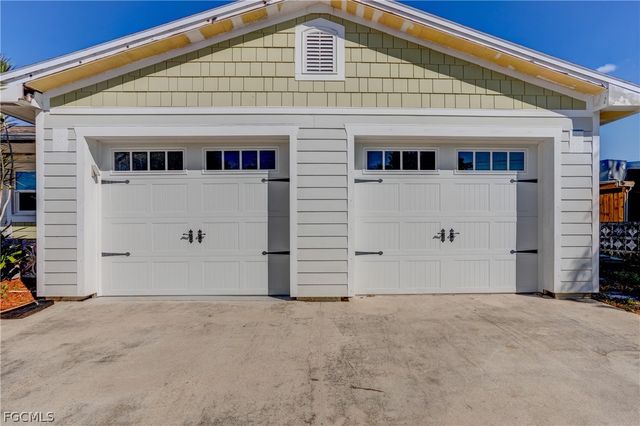 1280 Sunrise DR, North Fort Myers, FL 33917