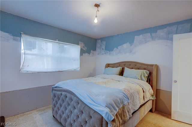 1280 Sunrise DR, North Fort Myers, FL 33917