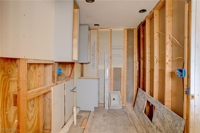 1280 Sunrise DR, North Fort Myers, FL 33917