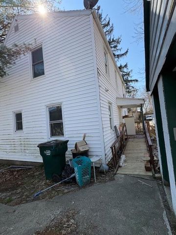 520 S Holmes Street, Lansing, MI 48912