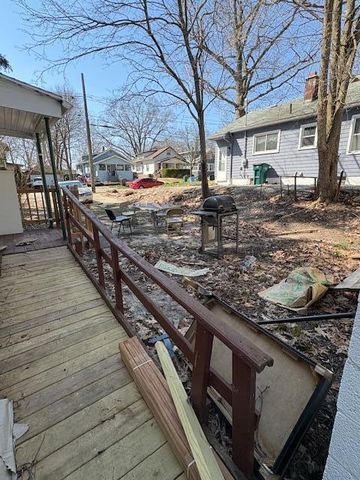 520 S Holmes Street, Lansing, MI 48912