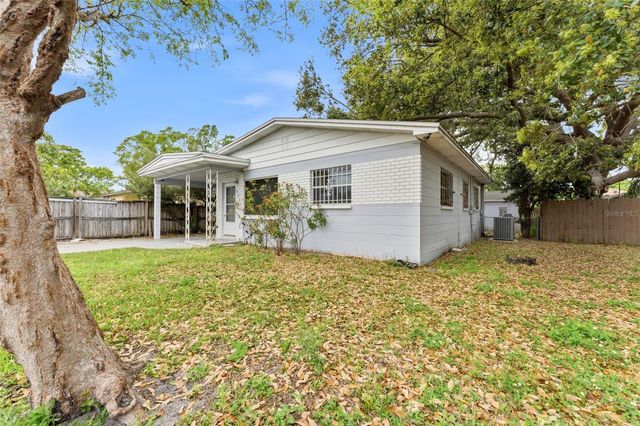 2711 W HEITER STREET, Tampa, FL 33607