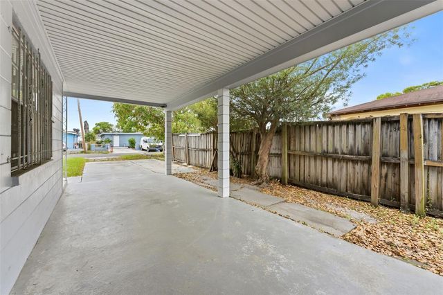 2711 W HEITER STREET, Tampa, FL 33607