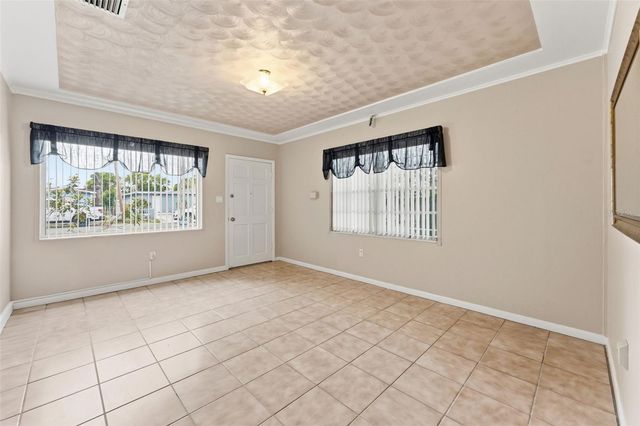 2711 W HEITER STREET, Tampa, FL 33607