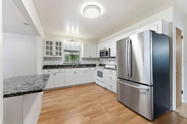 2711 W HEITER STREET, Tampa, FL 33607