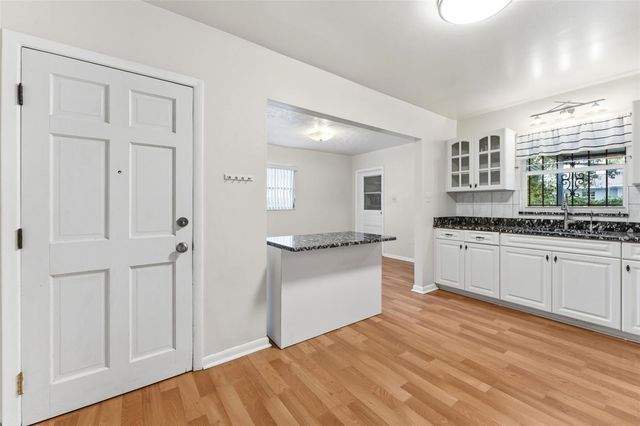 2711 W HEITER STREET, Tampa, FL 33607