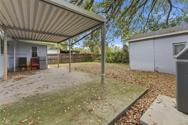 2711 W HEITER STREET, Tampa, FL 33607