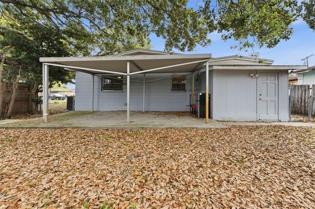 2711 W HEITER STREET, Tampa, FL 33607