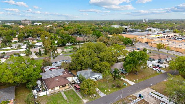 2711 W HEITER STREET, Tampa, FL 33607
