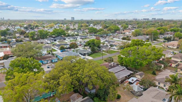 2711 W HEITER STREET, Tampa, FL 33607