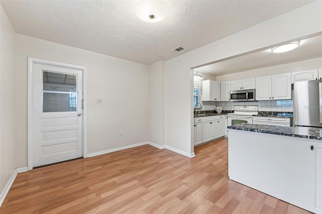 2711 W HEITER STREET, Tampa, FL 33607