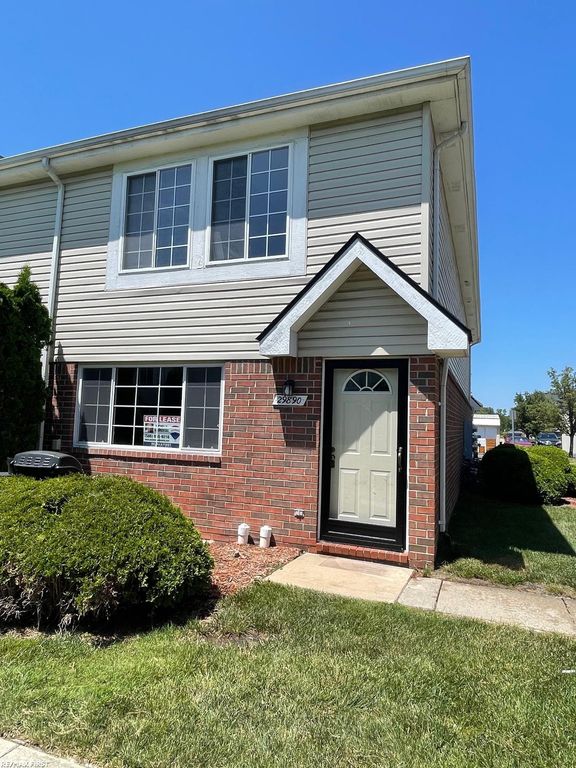 29890 Donna Lane, Chesterfield, MI 48047