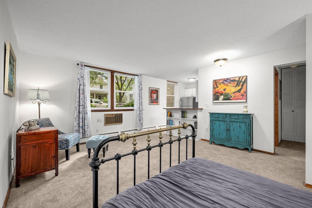 2536 Dupont Avenue S 101, Minneapolis, MN 55405 — exterior