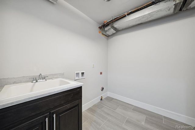 53761 Champlain Street, Macomb, MI 48042