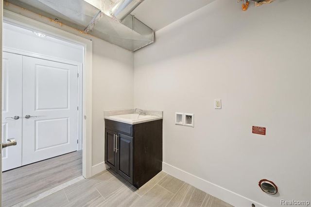 53761 Champlain Street, Macomb, MI 48042