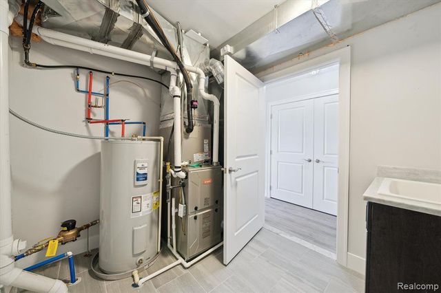 53761 Champlain Street, Macomb, MI 48042