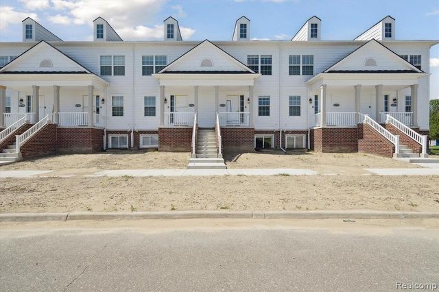 53761 Champlain Street, Macomb, MI 48042