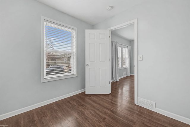 22607 Maxine Street, St Clair Shores, MI 48080