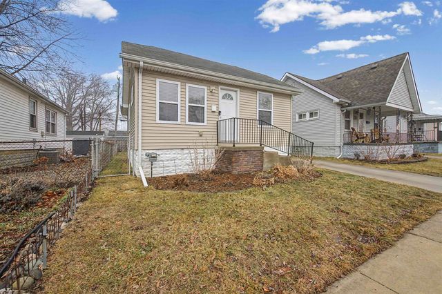 22607 Maxine Street, St Clair Shores, MI 48080