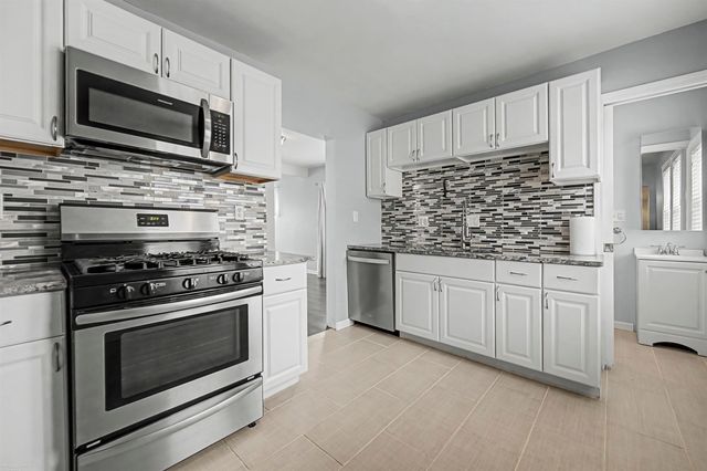 22607 Maxine Street, St Clair Shores, MI 48080