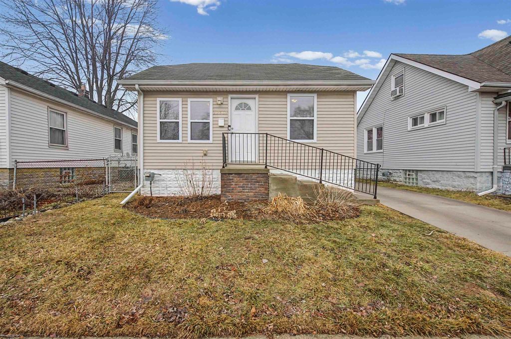 22607 Maxine Street, St Clair Shores, MI 48080