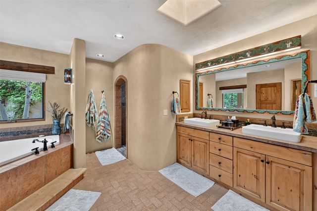 39 Centaurus Ranch, Santa Fe, NM 87507