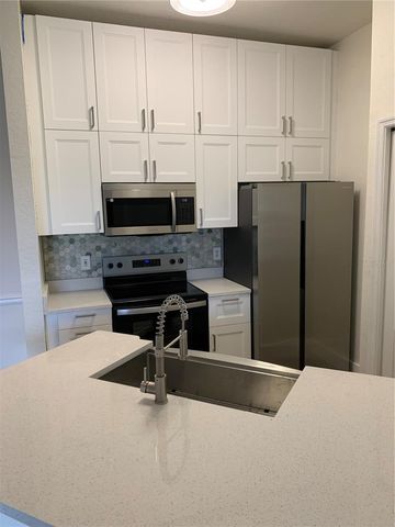 5152 NORTHRIDGE ROAD 302, Sarasota, FL 34238