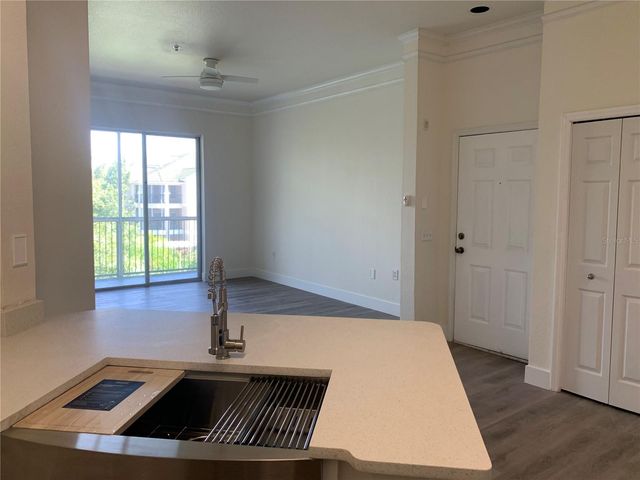 5152 NORTHRIDGE ROAD 302, Sarasota, FL 34238