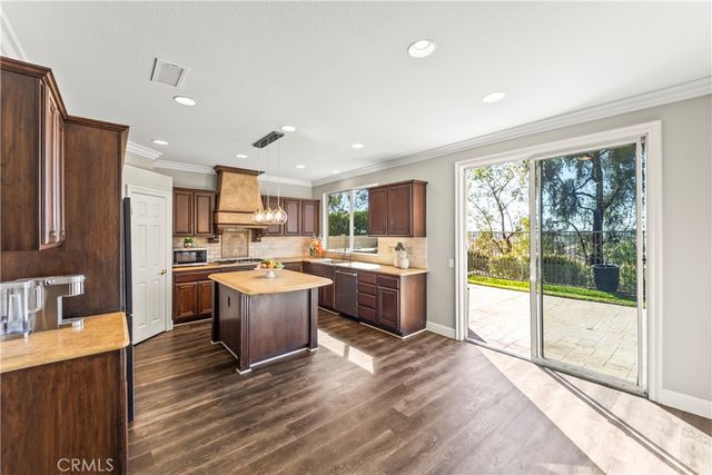 51 Rolling Ridge, Rancho Santa Margarita, CA 92688