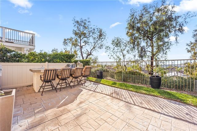 51 Rolling Ridge, Rancho Santa Margarita, CA 92688