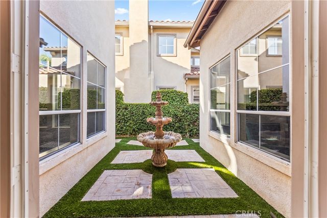 51 Rolling Ridge, Rancho Santa Margarita, CA 92688