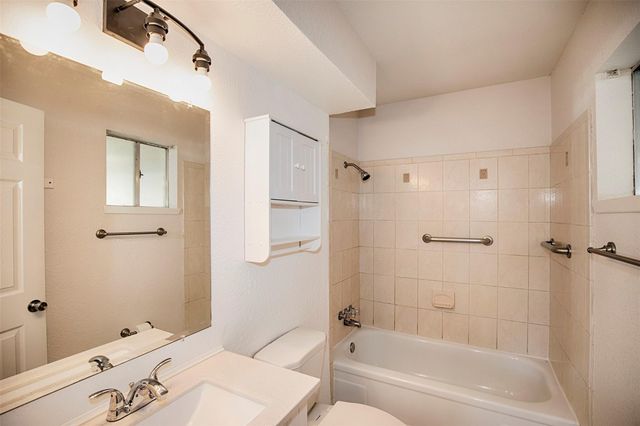 4809 39th Street, Dickinson, TX 77539