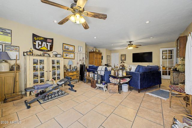 2027 E CIRCLE MOUNTAIN Road, New River, AZ 85087