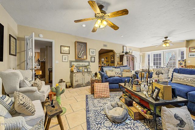 2027 E CIRCLE MOUNTAIN Road, New River, AZ 85087