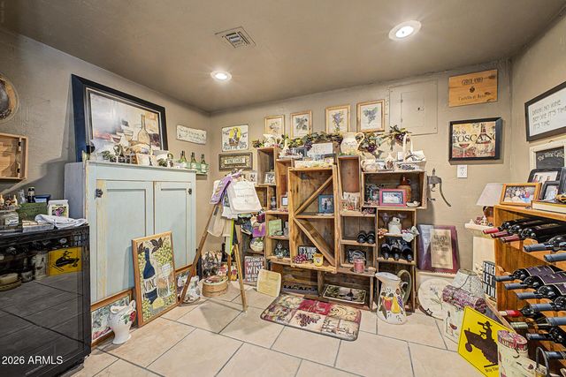 2027 E CIRCLE MOUNTAIN Road, New River, AZ 85087