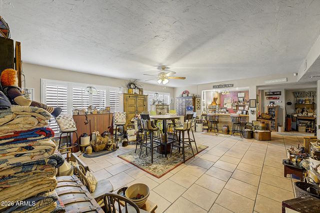 2027 E CIRCLE MOUNTAIN Road, New River, AZ 85087