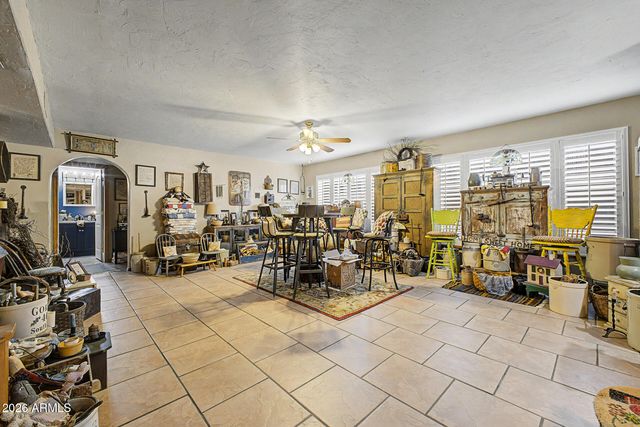 2027 E CIRCLE MOUNTAIN Road, New River, AZ 85087