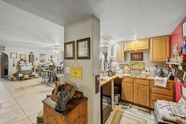 2027 E CIRCLE MOUNTAIN Road, New River, AZ 85087