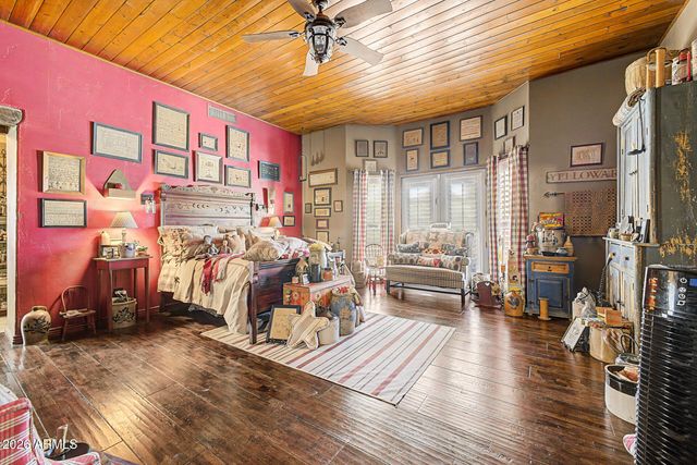 2027 E CIRCLE MOUNTAIN Road, New River, AZ 85087