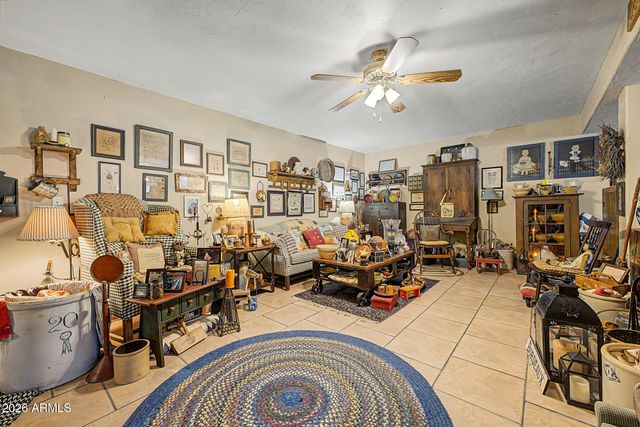 2027 E CIRCLE MOUNTAIN Road, New River, AZ 85087