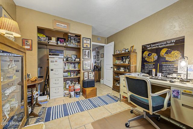 2027 E CIRCLE MOUNTAIN Road, New River, AZ 85087